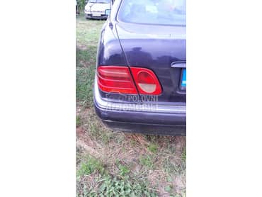 Stop svetla za Mercedes Benz E 300 za 1997. god.