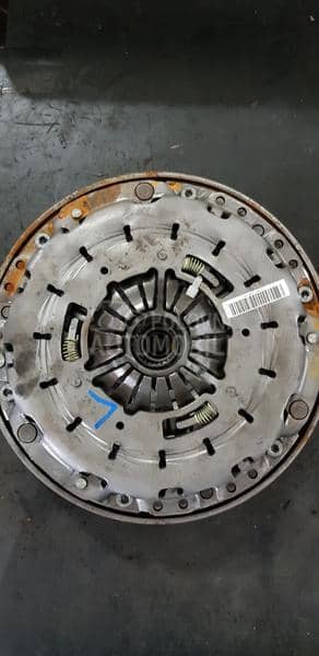 Plivajući zamajac E60