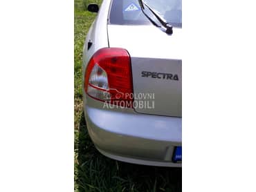 Stop lampe za Kia Spectra za 2002. god.