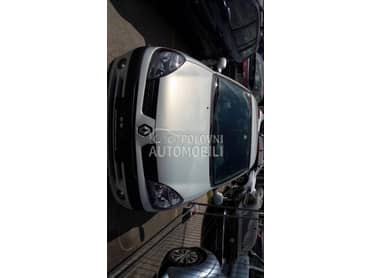 Renault Clio 2003. god. -  kompletan auto u delovima