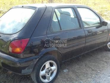 Ford Fiesta - kompletan auto u delovima