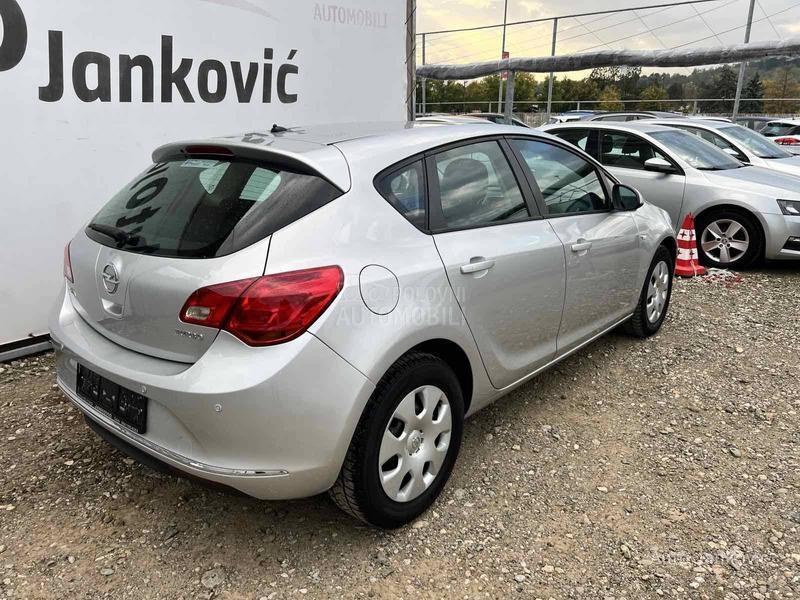 Opel Astra J 150 000 k m