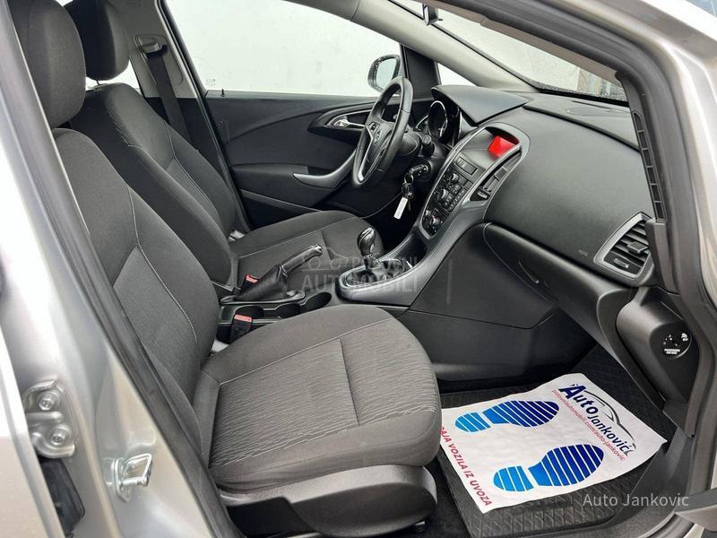 Opel Astra J 150 000 k m
