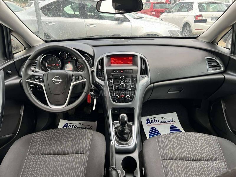 Opel Astra J 150 000 k m