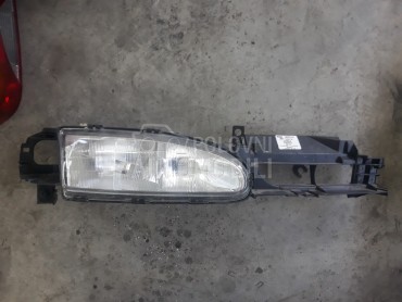 Desni far za Ford Mondeo od 1993. do 1996. god.