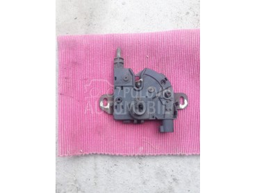 Bravica haube za Ford Focus od 1998. do 2004. god.