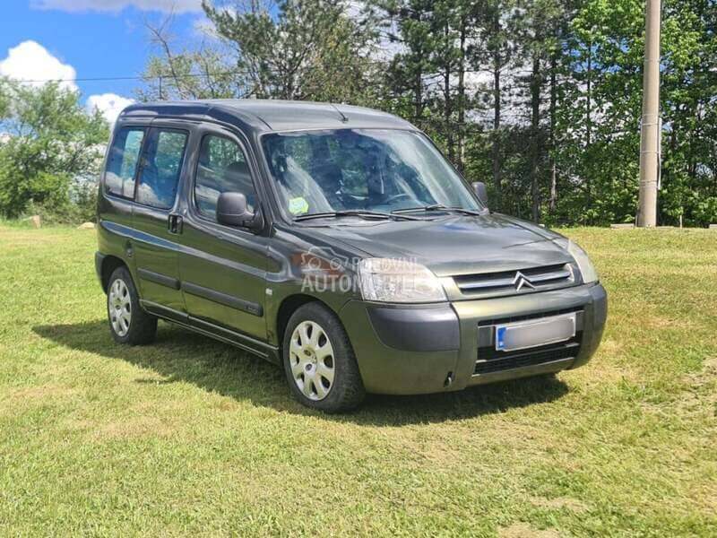 Citroen Berlingo 2006. god. -  kompletan auto u delovima