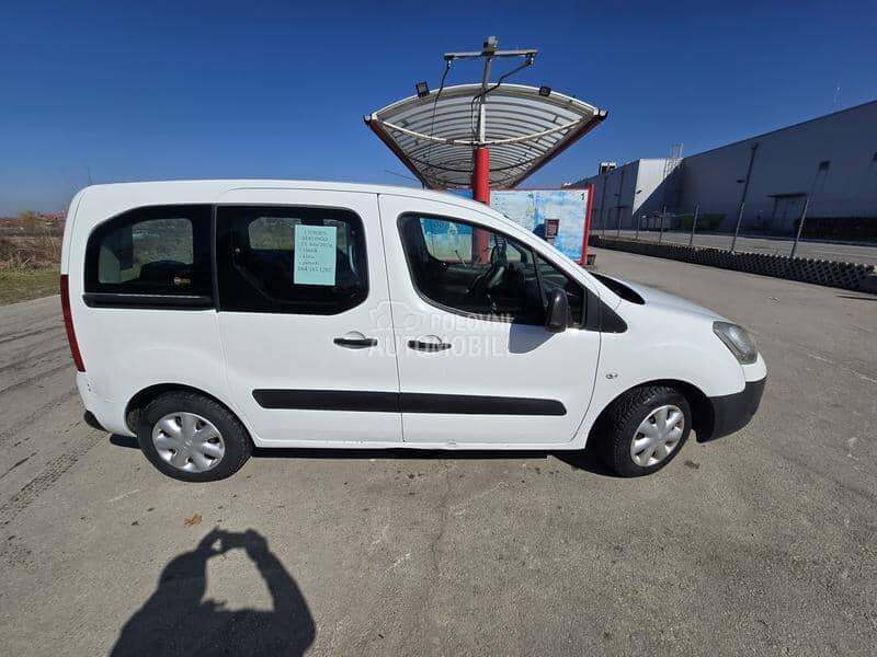 Citroen Berlingo 2006. god. -  kompletan auto u delovima