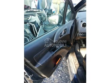 enterijer za Opel Meriva