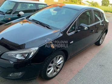 Opel Astra J 2011. god. -  kompletan auto u delovima