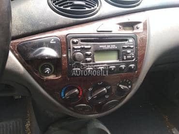 Mahagoni srednja konzola Ghia za Ford Focus od 1998. do 2004. god.