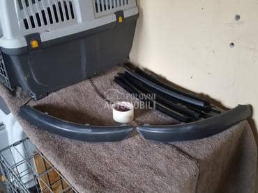 Lajsne Na Prednjem Braniku za Volkswagen Golf 5 od 2003. do 2008. god.