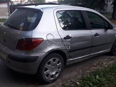 Peugeot 307 2006. god. -  kompletan auto u delovima