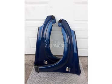 Blatobrani Krila PLAVA 8M6 za Toyota RAV 4 od 2000. do 2006. god.