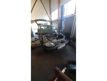 Citroen Saxo -  kompletan auto u delovima