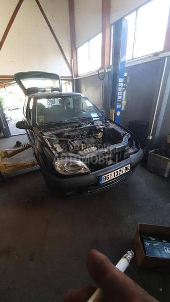 Citroen Saxo -  kompletan auto u delovima