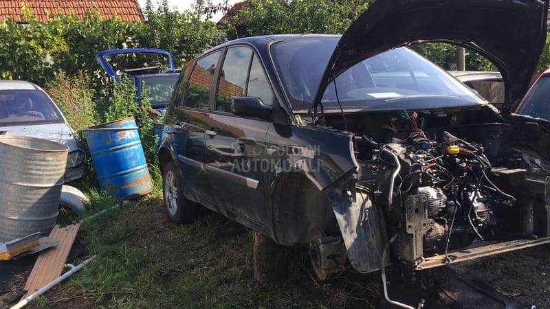 Renault Scenic -  kompletan auto u delovima