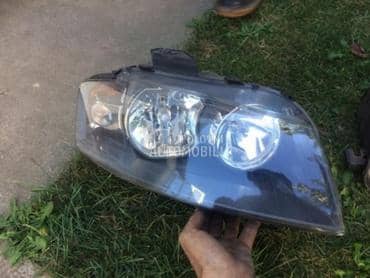 prednji farovi za Audi A3 za 2005. god.