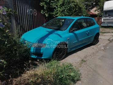 Fiat Stilo -  kompletan auto u delovima
