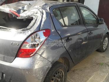 Hyundai i20 2010. god. - kompletan auto u delovima