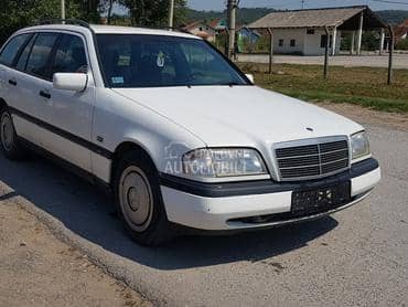 Mercedes Benz C 180 1995. god. -  kompletan auto u delovima