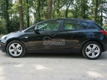 Opel Astra J 2011. god. -  kompletan auto u delovima