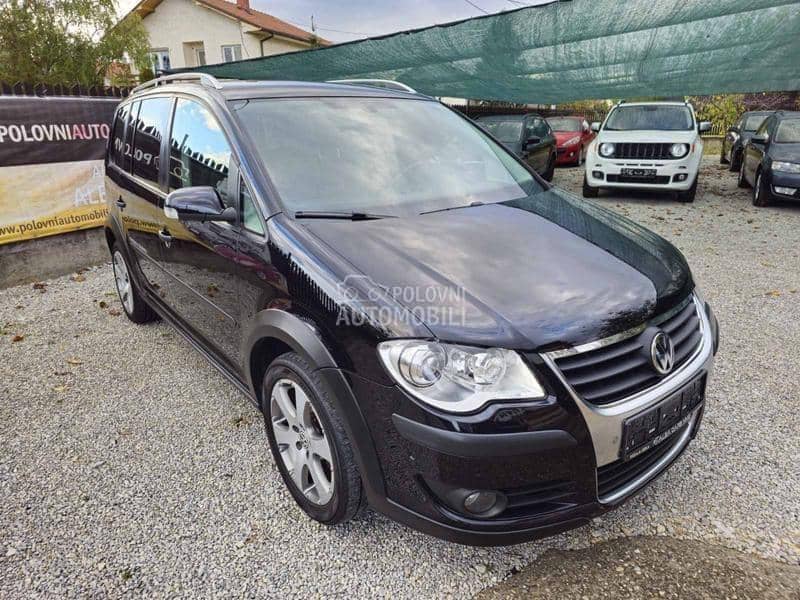 Volkswagen Touran -  kompletan auto u delovima