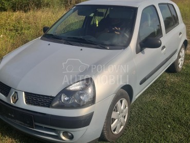Renault Clio 2004. god. -  kompletan auto u delovima