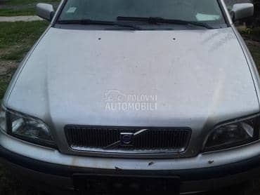 Volvo V40 - kompletan auto u delovima