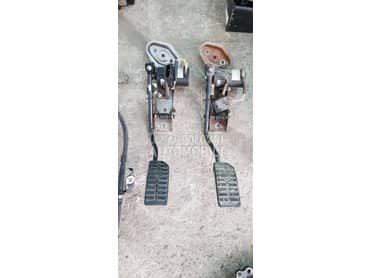 YD22 pedala gasa za Nissan Almera Tino od 2002. do 2007. god.