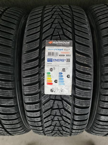 Hankook 245/45 R18 Zimska