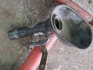 Y61 ulivna cev rezervoara za Nissan Patrol od 1998. do 2005. god.