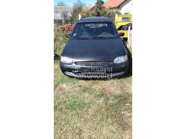 Ford Escort - kompletan auto u delovima