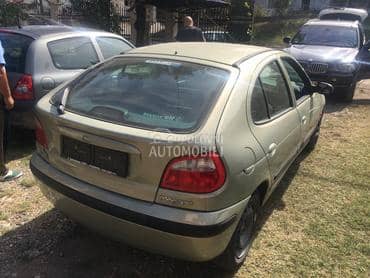 gepek vrata za Renault Clio od 2000. do 2003. god.