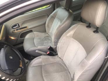 enterijer Iniciale za Renault Clio od 2000. do 2006. god.