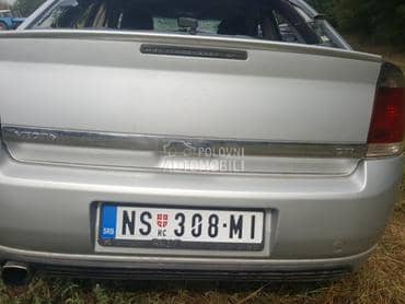 branik zadnji za Opel Vectra C od 2002. do 2006. god.