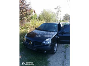 Renault Clio 2003. god. -  kompletan auto u delovima