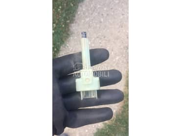 prekidac stop svetla za Volkswagen Caddy