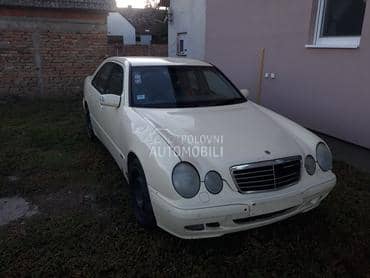 Mercedes Benz E Klasa - kompletan auto u delovima