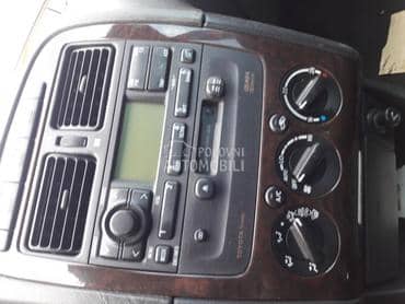 radio za Toyota Avensis od 2000. do 2003. god.