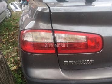 stop svetlo za Renault Laguna od 2001. do 2005. god.