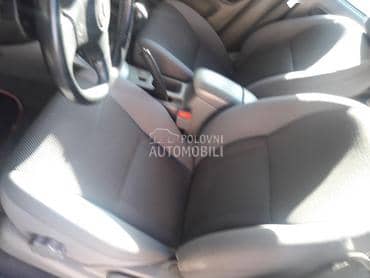 enterijer za Toyota RAV 4