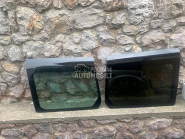 Bocno staklo u gepeku za Land Rover Discovery od 2005. do 2016. god.