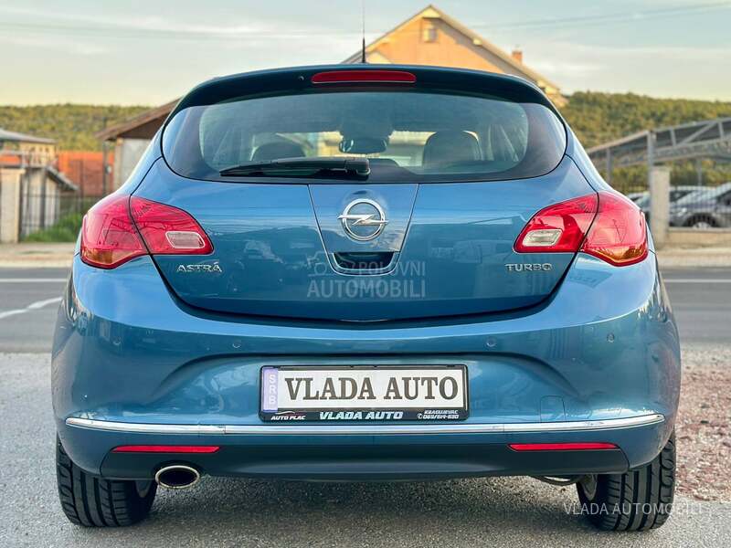 Opel Astra J 1.4 TURBO NOVA COSMO