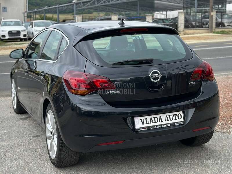 Opel Astra J 1.7CDTI NOVA COSMO