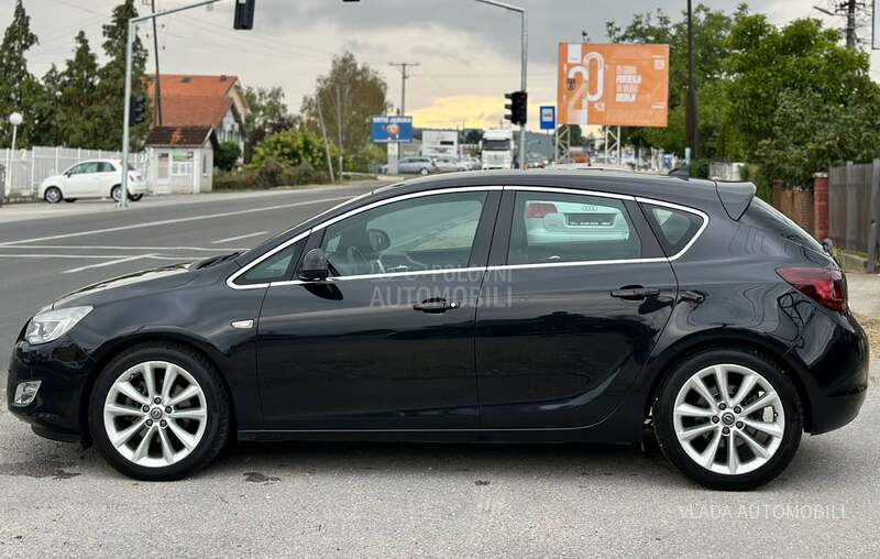 Opel Astra J 1.7CDTI NOVA COSMO