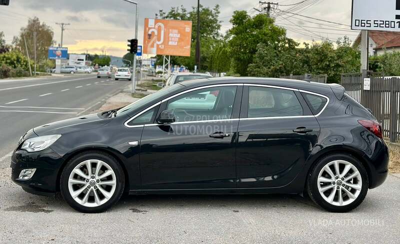 Opel Astra J 1.7CDTI NOVA COSMO