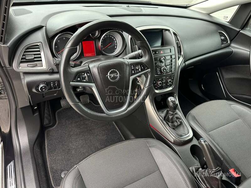 Opel Astra J 1.7CDTI NOVA COSMO
