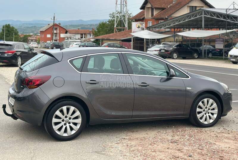 Opel Astra J 1.7 CDTI NOVA COSMO