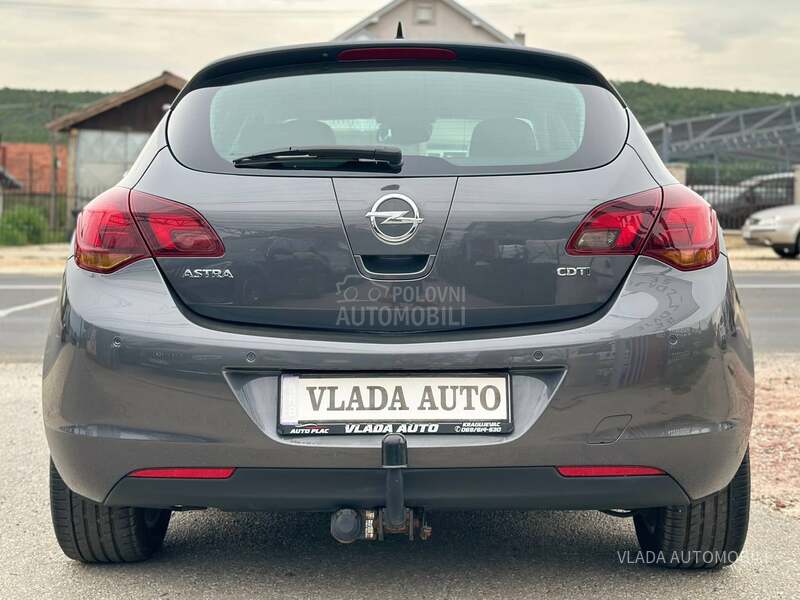 Opel Astra J 1.7 CDTI NOVA COSMO